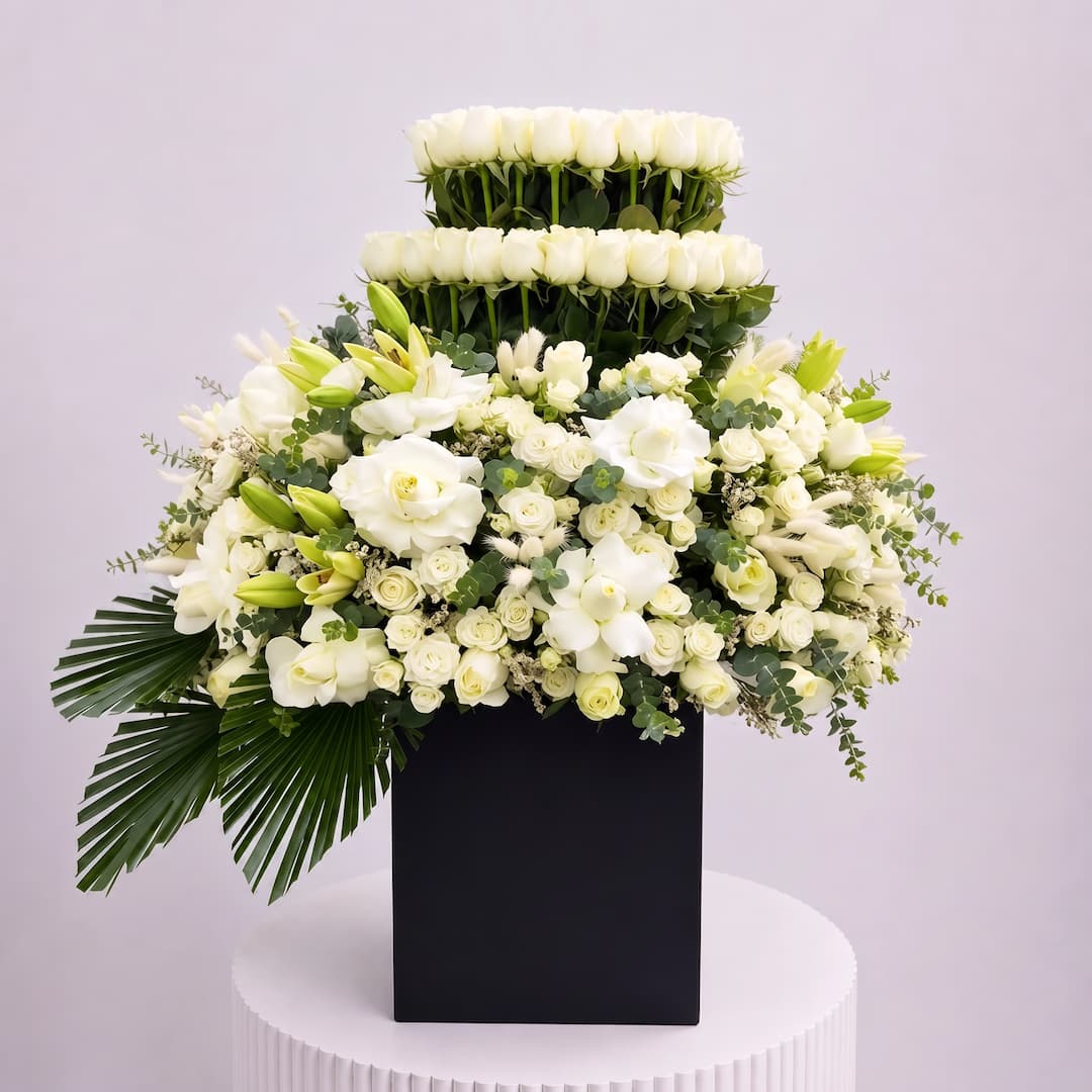 White Elegance – Grand Standing Arrangement