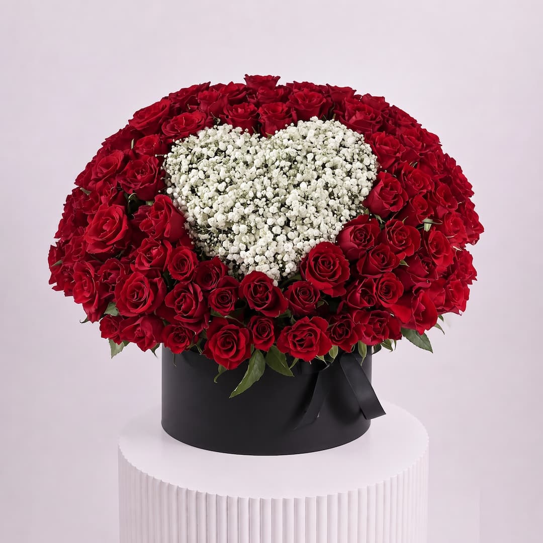 Red Rose Baby’s Breath Heart Black Hat Box